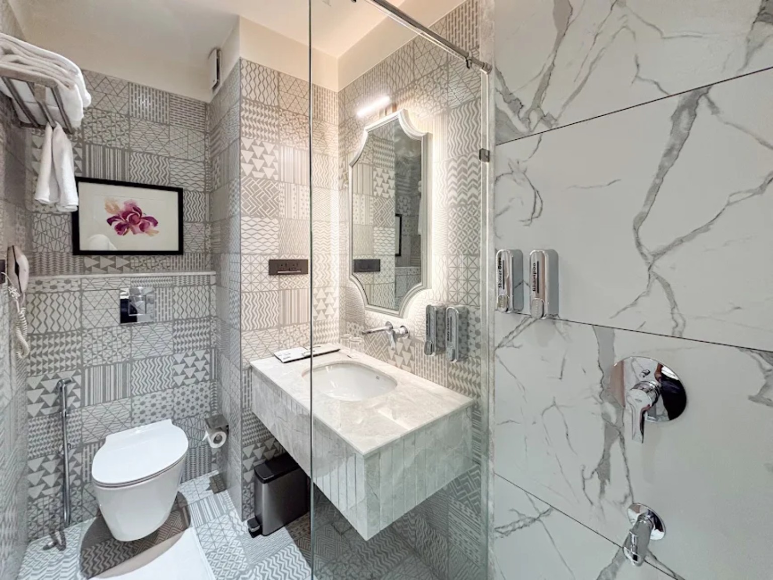 Clarks Inn patterned bathroom